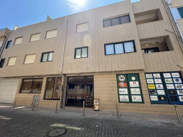 Apartamento T2 para Venda em Póvoa de Varzim, Beiriz e Argivai