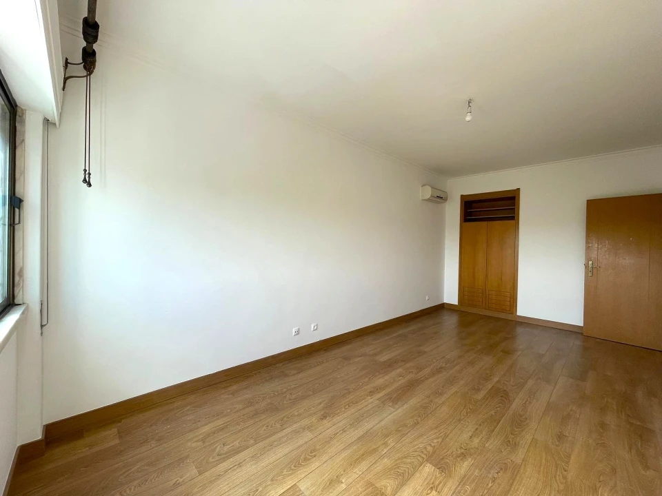 Apartamento T2 para Arrendamento em Benfica Foto 6