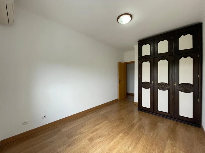 Apartamento T2 para Arrendamento em Benfica Foto 12