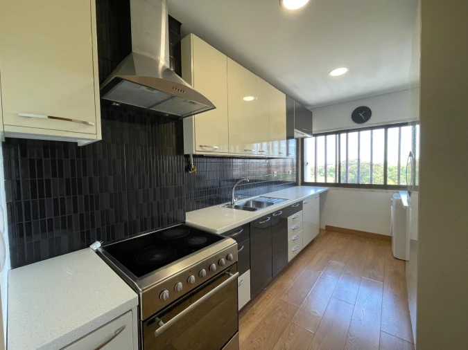 Apartamento T2 para Arrendamento em Benfica Foto 3