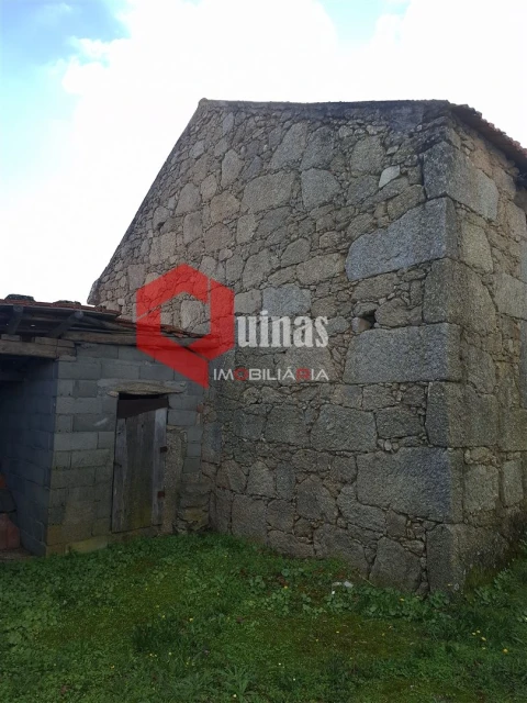 Moradia T3 para Arrendamento em Vila do Touro