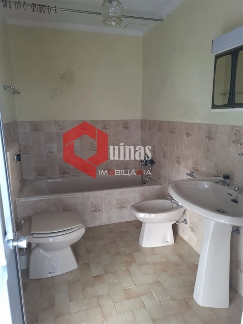 Moradia T3 para Arrendamento em Vila do Touro