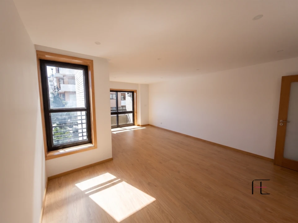 Apartamento T2 para Venda em Canidelo Foto 3