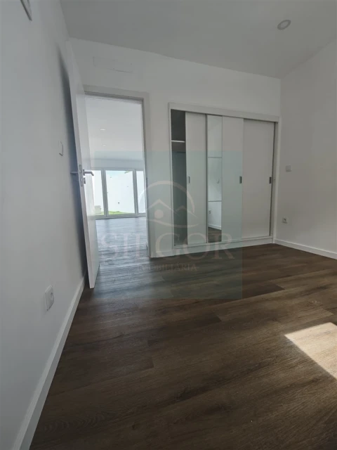 Moradia T2 para Venda em Baixa da Banheira e Vale da Amoreira