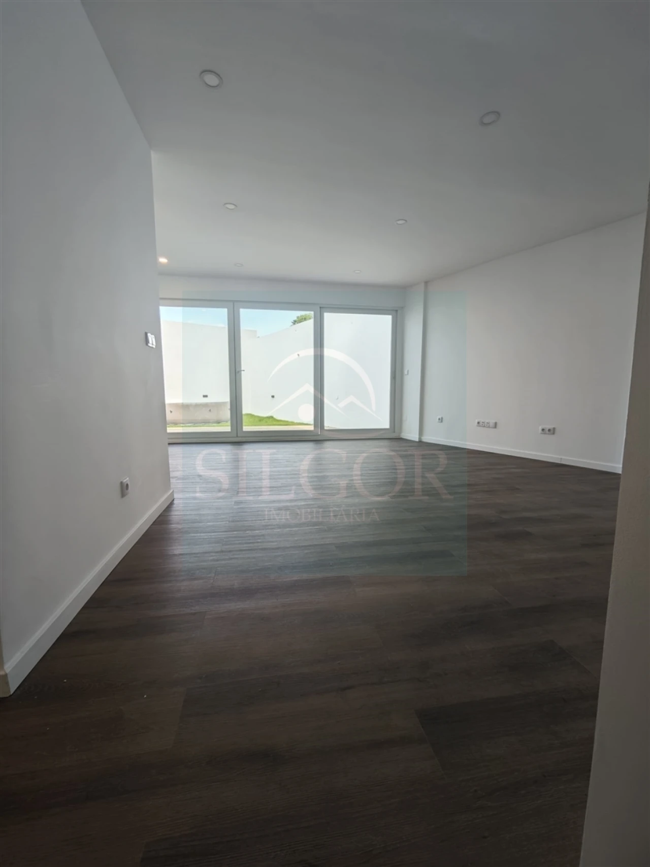 Moradia T2 para Venda em Baixa da Banheira e Vale da Amoreira Foto 9