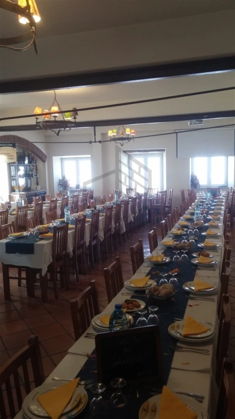 Prédio para Venda em Ramada e Caneças