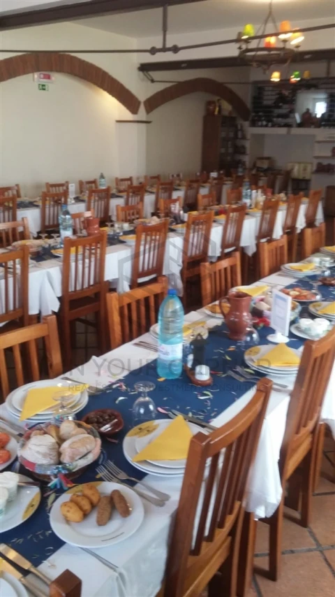 Prédio para Venda em Ramada e Caneças
