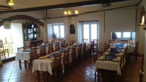 Prédio para Venda em Ramada e Caneças