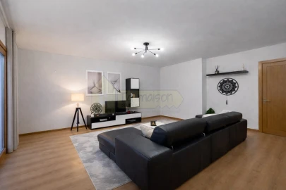 Apartamento T4 para Venda em Loule (São Clemente)