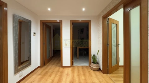 Apartamento T4 para Venda em Loule (São Clemente)