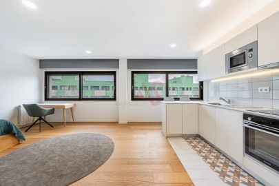 Apartamento T0 para Venda em Candoso Santiago e Mascotelos