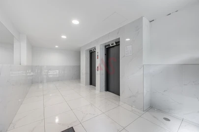 Apartamento T0 para Venda em Candoso Santiago e Mascotelos