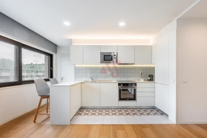 Apartamento T0 para Venda em Candoso Santiago e Mascotelos