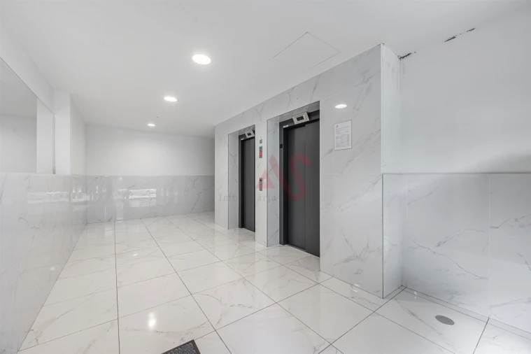 Apartamento T0 para Venda em Candoso Santiago e Mascotelos Foto 8