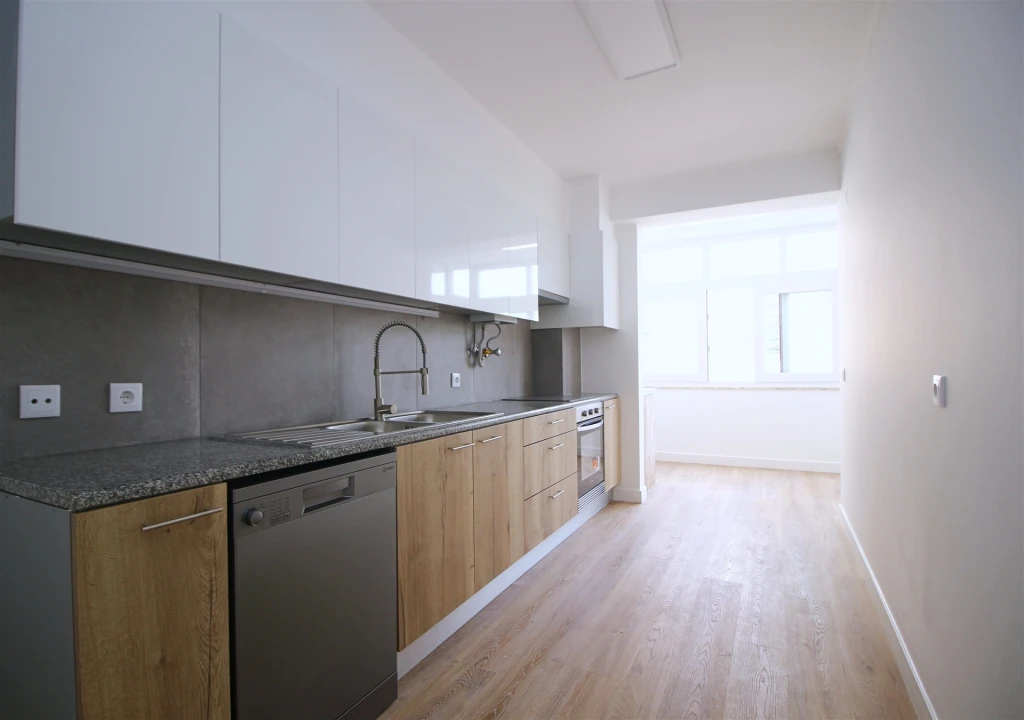 Apartamento T3 para Venda em São Domingos de Benfica Foto 1