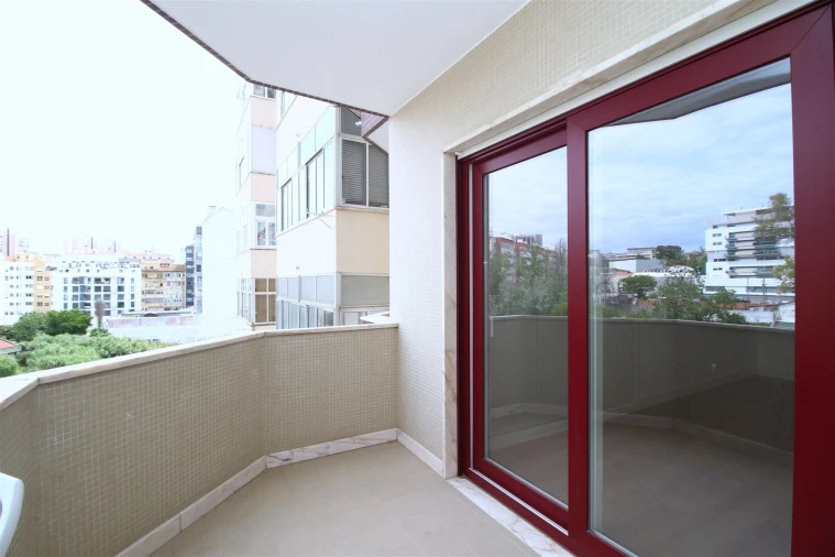 Apartamento T3 para Venda em São Domingos de Benfica Foto 8