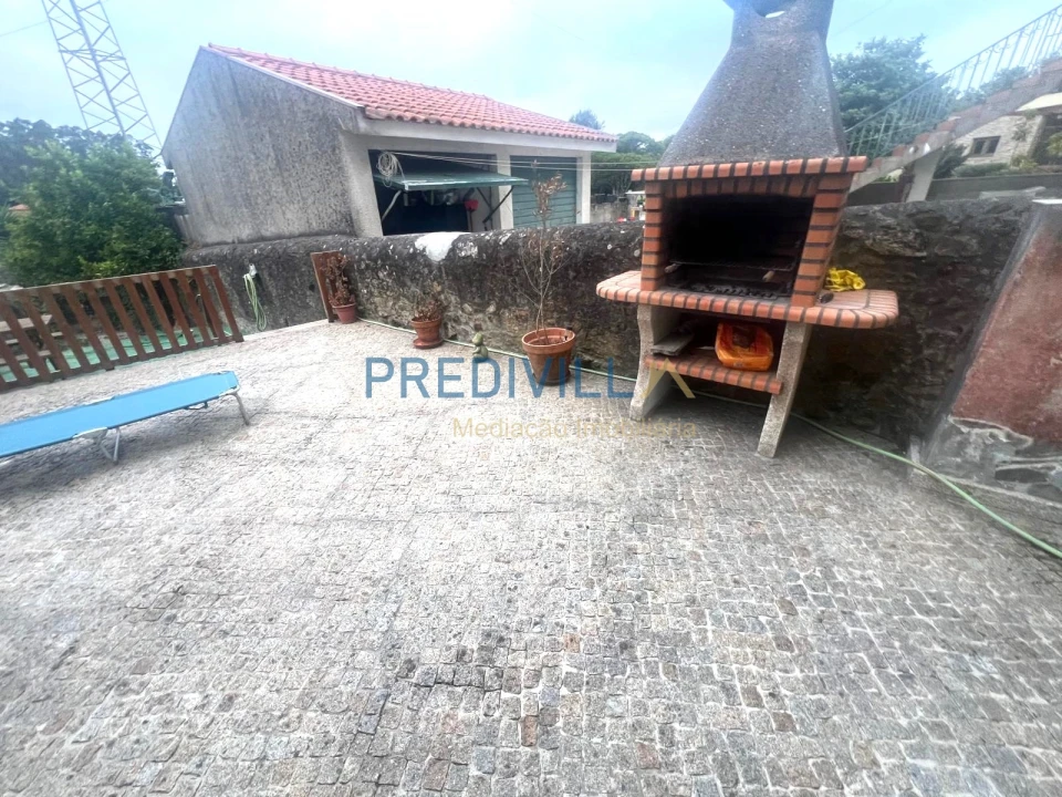 Moradia T3 para Venda em Arvore Foto 14