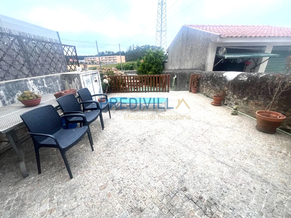Moradia T3 para Venda em Arvore Foto 13