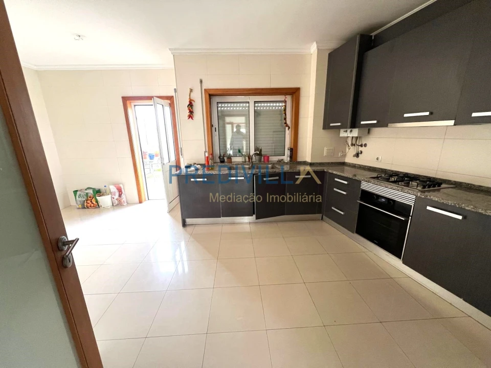Moradia T3 para Venda em Arvore Foto 2
