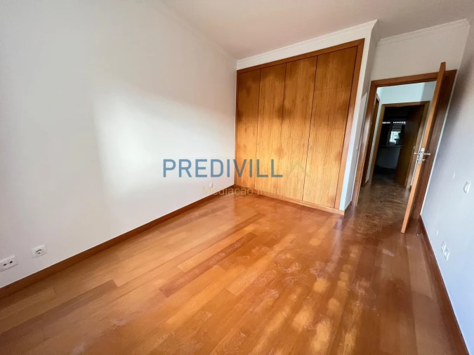 Moradia T3 para Venda em Arvore Foto 7
