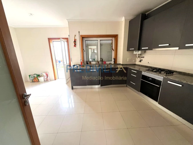 Moradia T3 para Venda em Arvore Foto 2