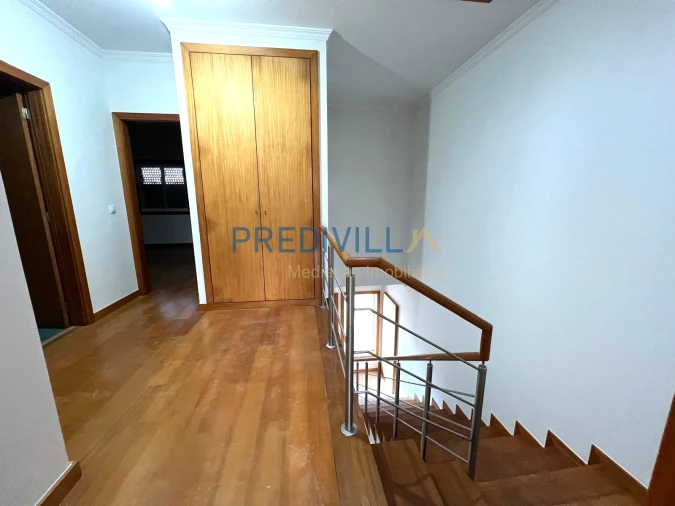 Moradia T3 para Venda em Arvore Foto 5