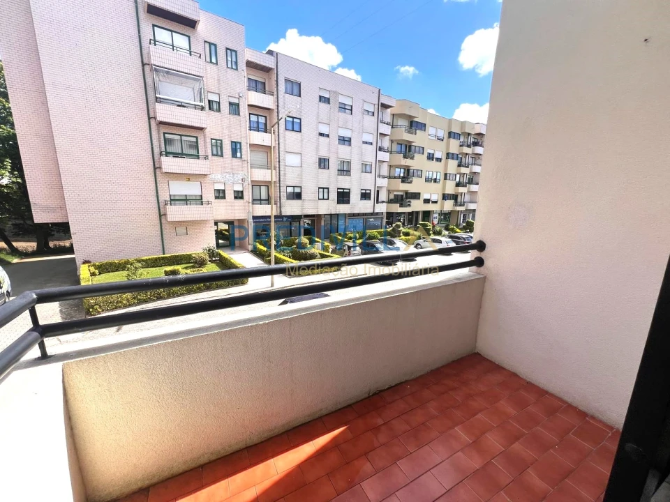 Apartamento T1 para Venda em Moreira Foto 1