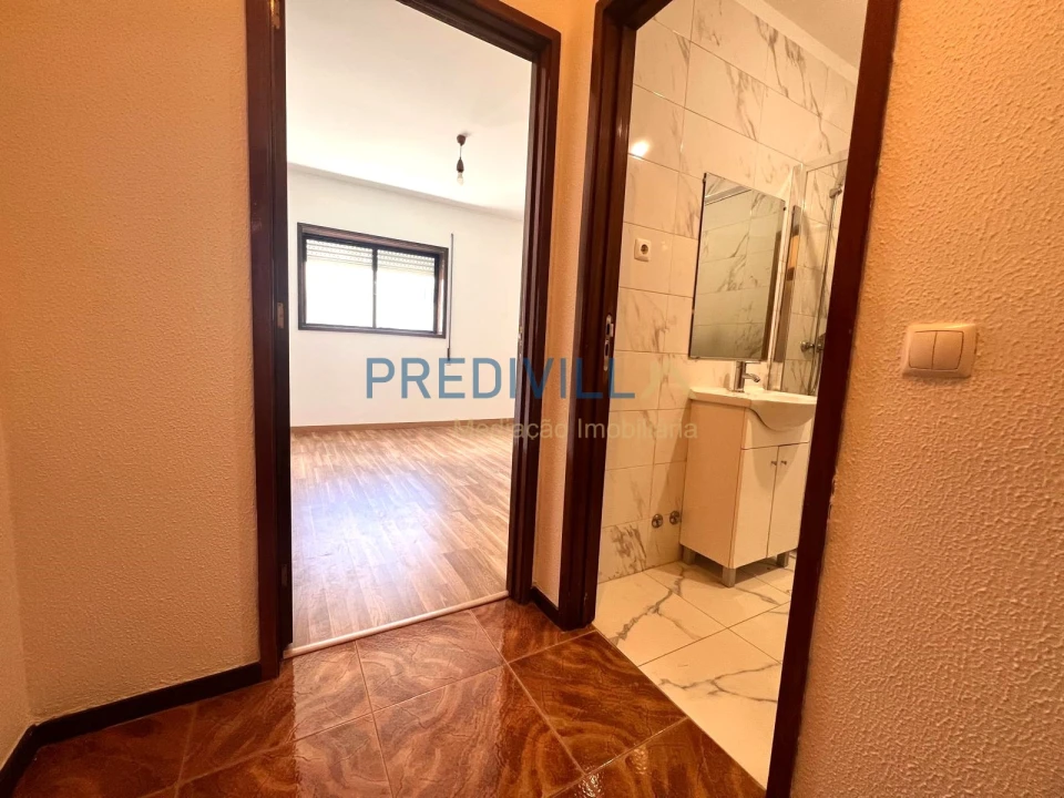 Apartamento T1 para Venda em Moreira Foto 10