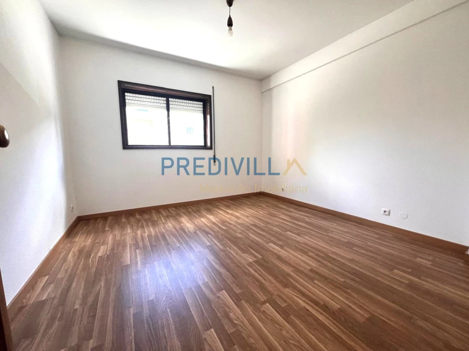 Apartamento T1 para Venda em Moreira Foto 8