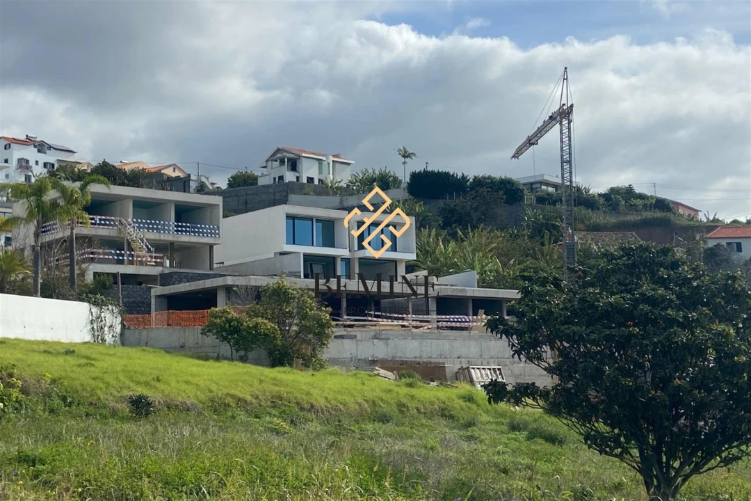 Moradia T3 para Venda em Calheta Foto 1