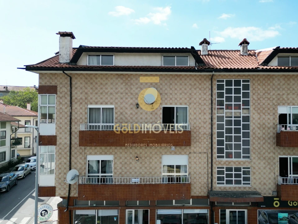 Apartamento T3 para Venda em O. Azeméis, Riba-Ul, Ul, Macinhata Seixa, Madail Foto 1