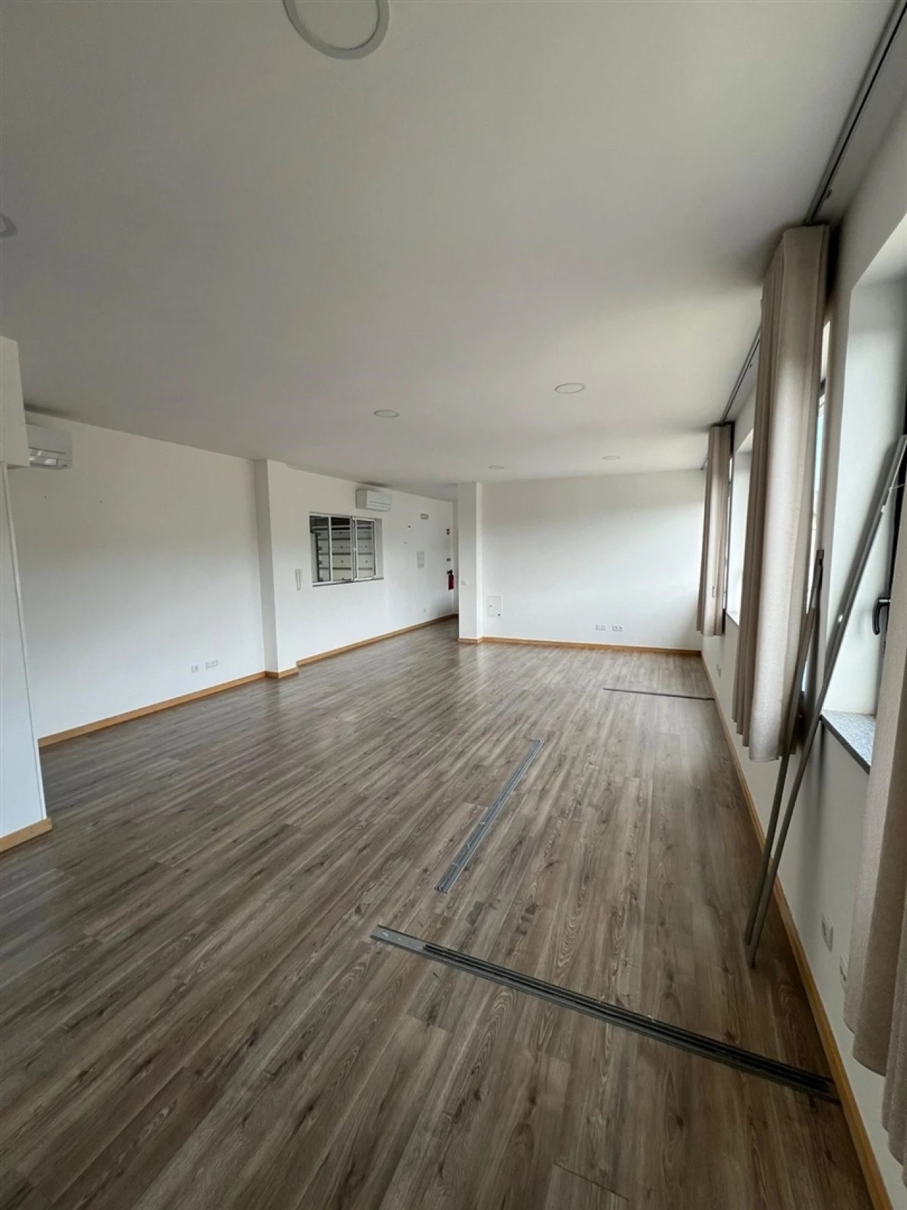 Armazém para Venda em Fiães Foto 12