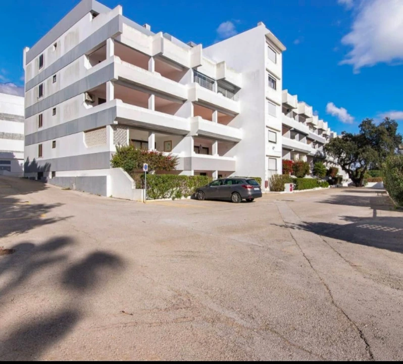 Apartamento T0 para Venda em Albufeira e Olhos de Água Foto 1