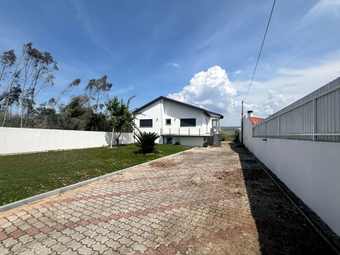 Moradia T6 para Venda em Monte Real e Carvide Foto 23
