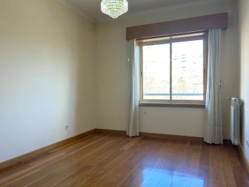 Apartamento T3 para Venda em Aldoar, Foz do Douro e Nevogilde