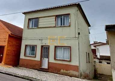 Moradia T4 para Venda em São Pedro