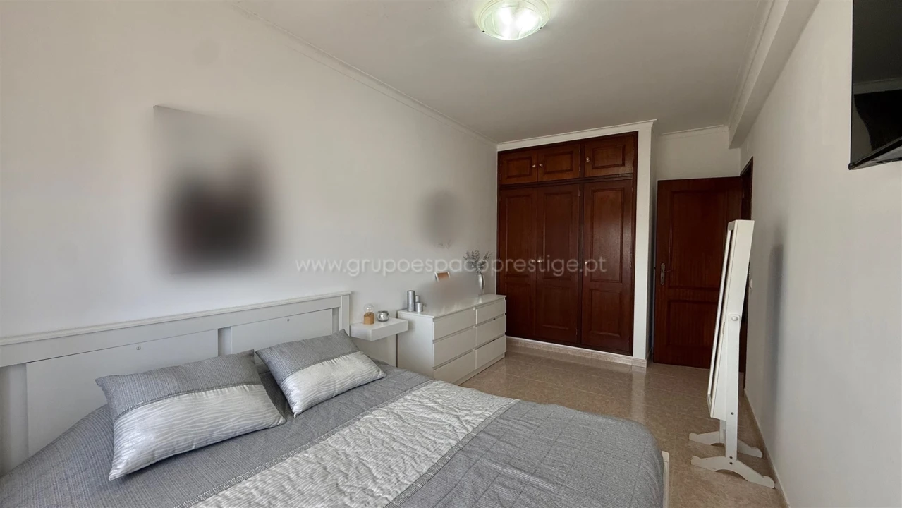 Apartamento T3 para Venda em Quelfes Foto 20