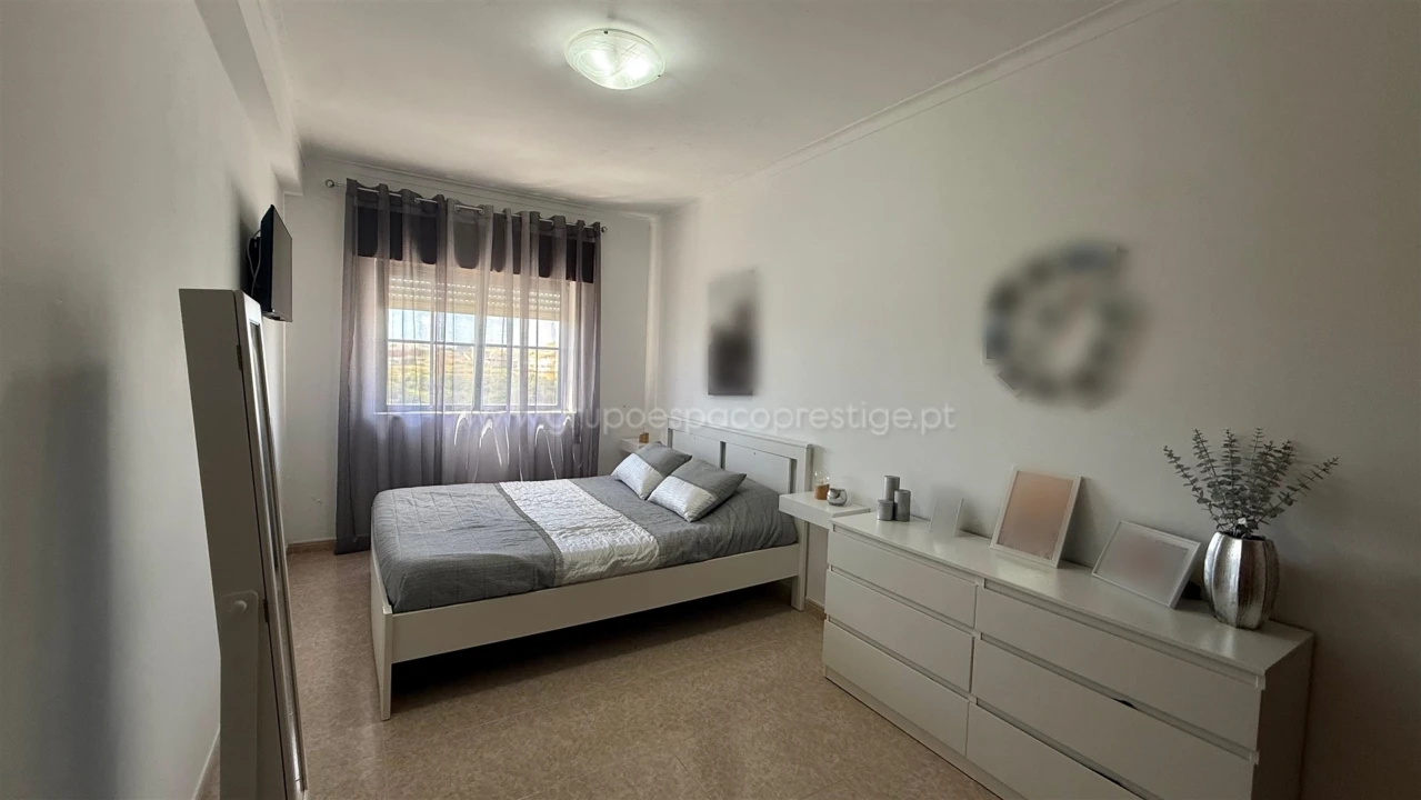 Apartamento T3 para Venda em Quelfes Foto 18