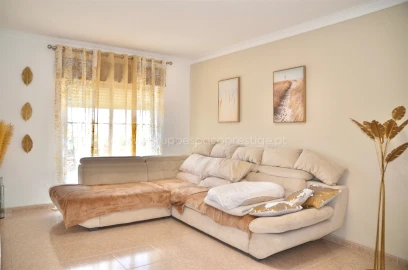 Apartamento T3 para Venda em Quelfes