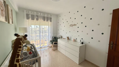 Apartamento T3 para Venda em Quelfes