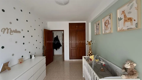 Apartamento T3 para Venda em Quelfes