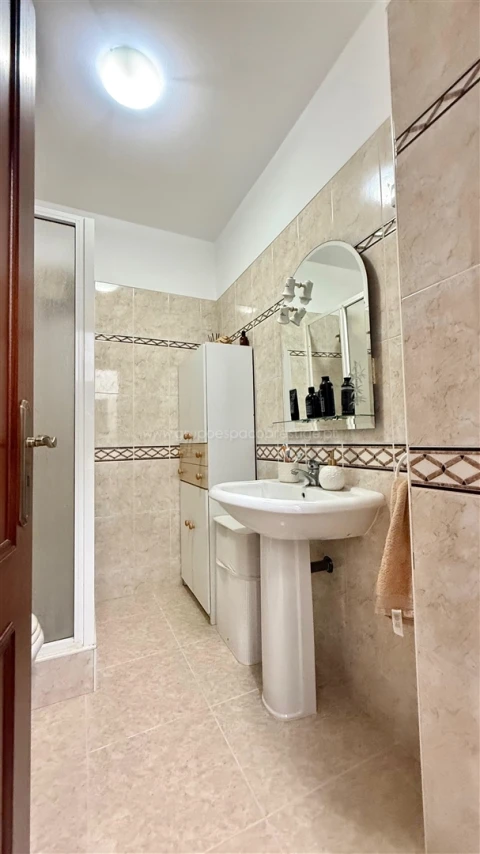 Apartamento T3 para Venda em Quelfes