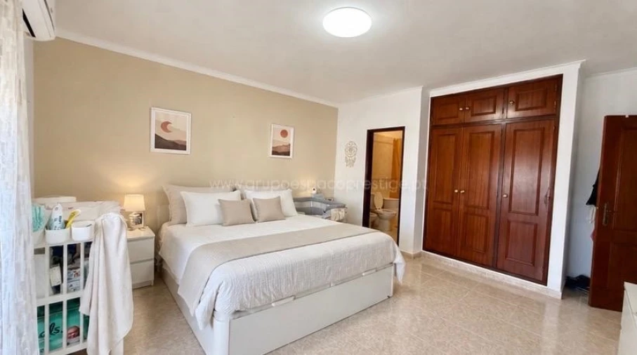 Apartamento T3 para Venda em Quelfes Foto 21