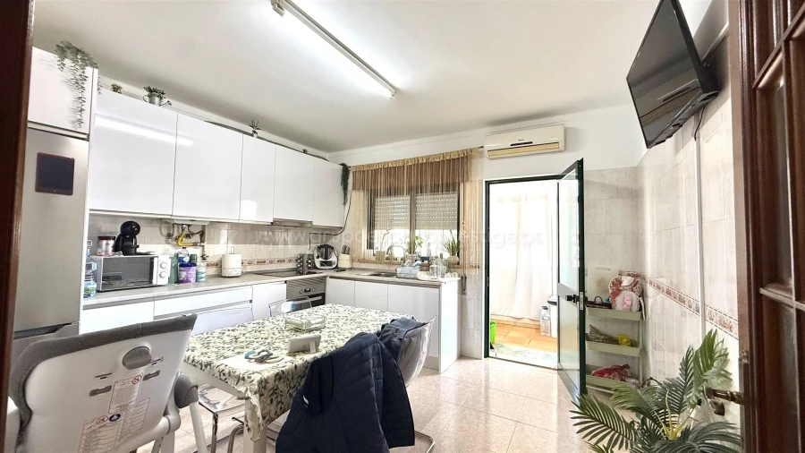 Apartamento T3 para Venda em Quelfes Foto 6
