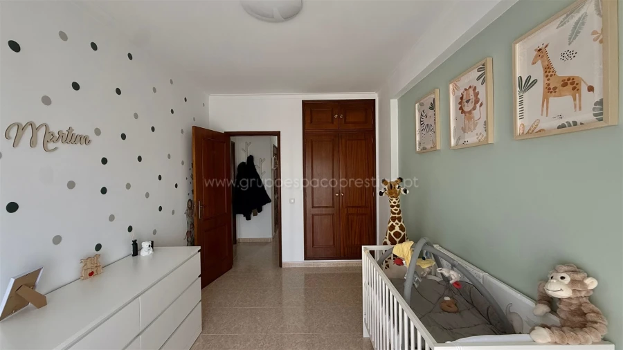 Apartamento T3 para Venda em Quelfes Foto 17