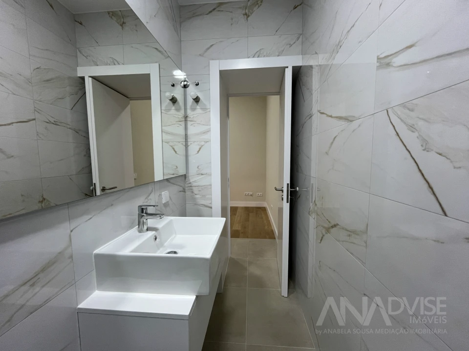 Apartamento T1 para Venda em Viseu Foto 8