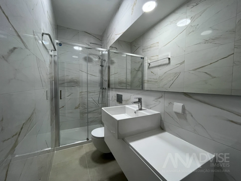 Apartamento T1 para Venda em Viseu Foto 7