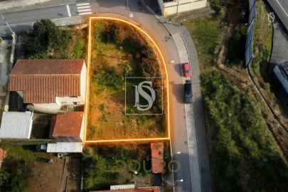 Terreno para Venda em Sandim, Olival, Lever e Crestuma