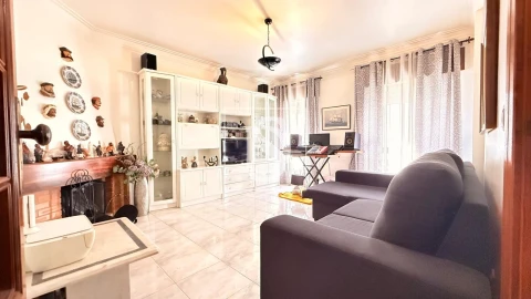 Apartamento T1 para Venda em Alhos Vedros