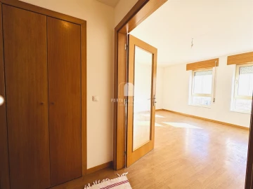 Apartamento T3 para Arrendamento em Gulpilhares e Valadares